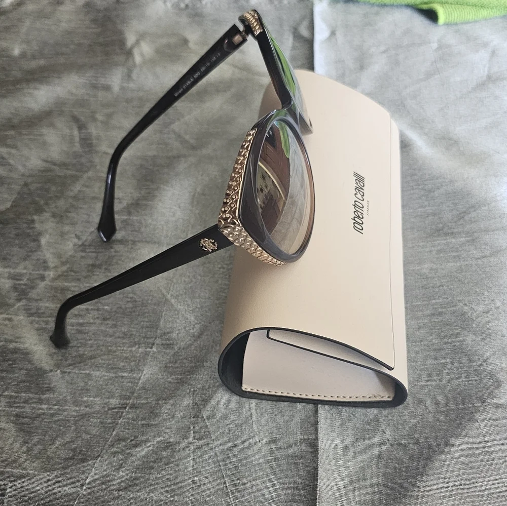 Robert Cavalli Sunglasses - Picture 3 of 4